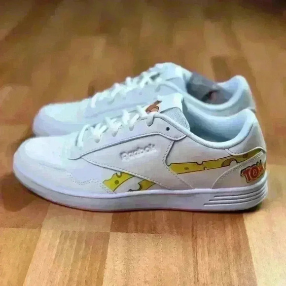 💰HUGE CLEARANCE SALE 💰 Reebok Tom & Jerry Furry Fluffy Womens Shoes - Picture 9 of 14